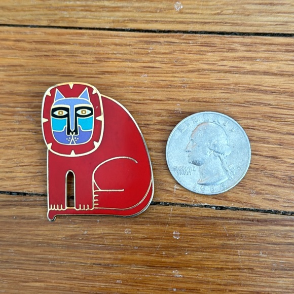 Signed Laurel Burch Broach, Red and gold and purple and green enamel. - Picture 3 of 3
